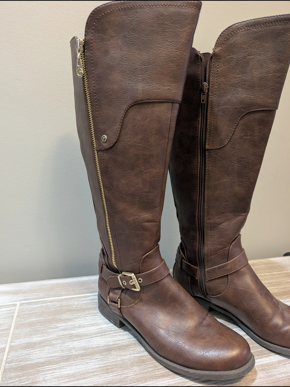 ​Brown Riding Boots Knee High GUESS Womens Side Zip Ankle Strap Flat Size 8 M